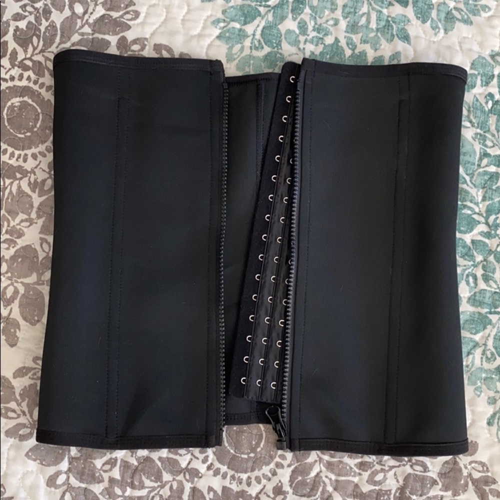NWOT Waist Trainer Small